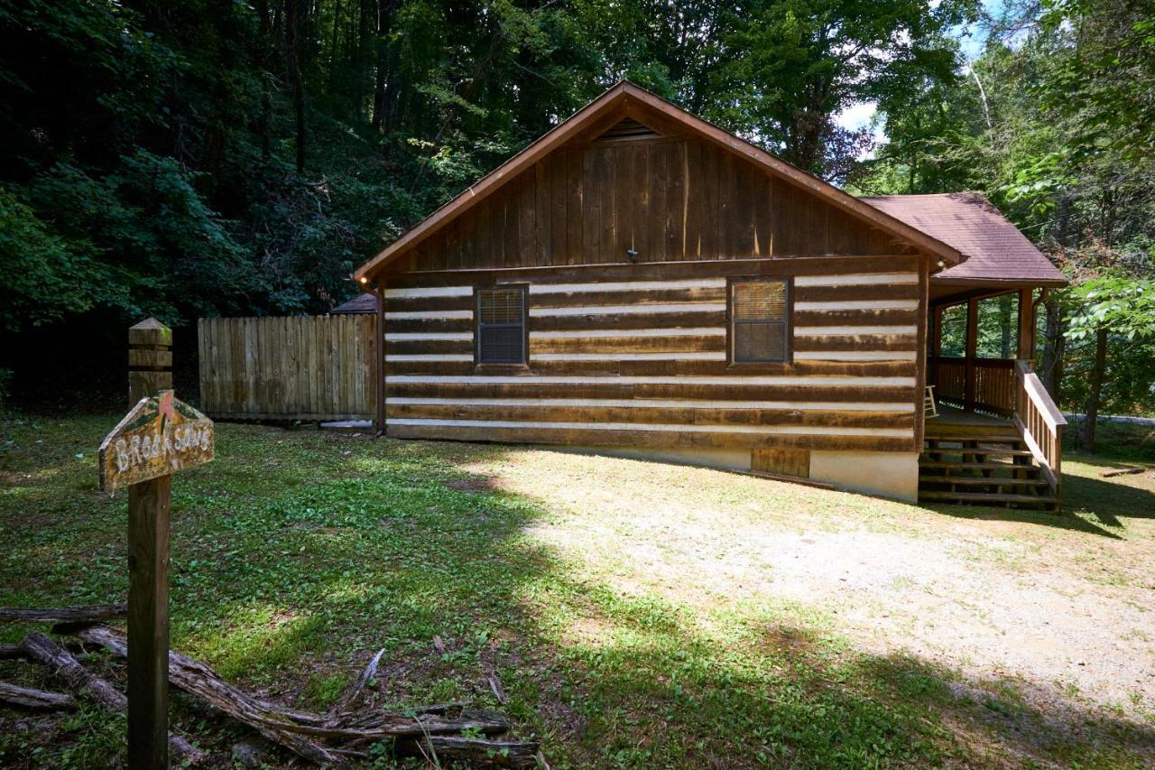 A Cabin In The Woods Pigeon Forge Exterior photo